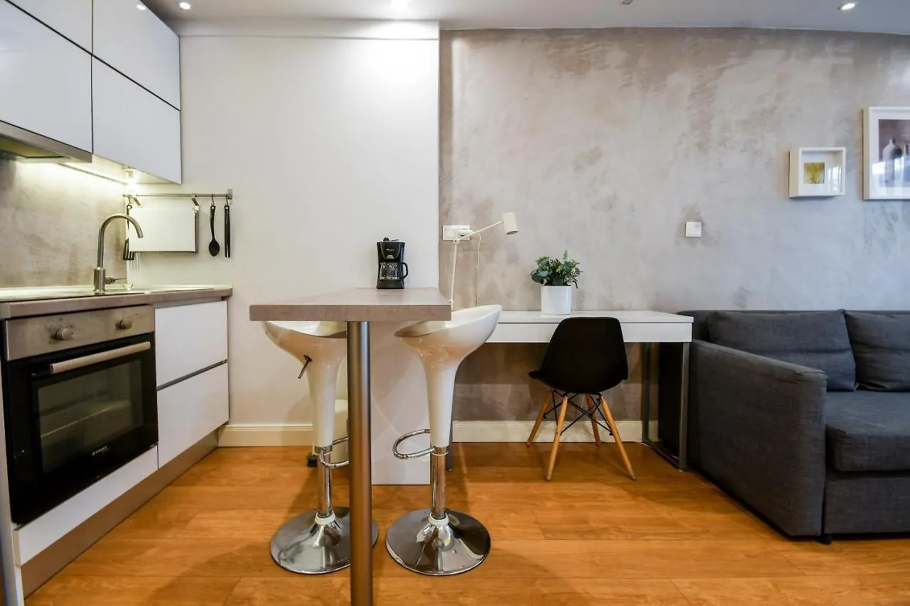 Apartment #Skgh Αvra & Ariadni Suites - Whitetower Citycenter Thessaloniki Greece